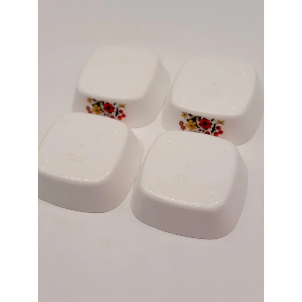 Dawn Garfield NJ Vintage Set of 4 Small Square White Floral Plastic Bowls 1970s